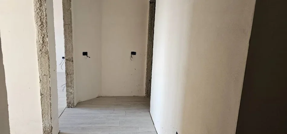 Tirane, jepet me qera apartament 1+1+Ballkon Kati 9, 80 m² 112.420 € (Urban Gate)