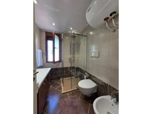 Tirane, jepet me qera apartament 2+1 Kati 6, 120 m² 1.500 € 