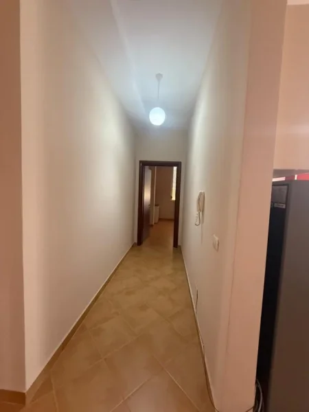 Tirane, jepet me qera apartament 2+1+Ballkon Kati 7, 100 m² 60.000 leke