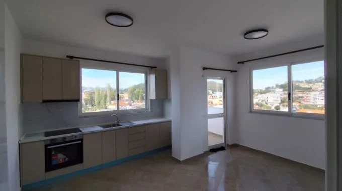 Tirane, jepet me qera apartament 2+1 Kati 4, 96 m² 450 € (Astir)