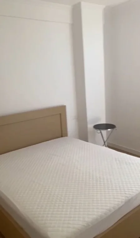 Tirane, jepet me qera apartament 2+1+Ballkon Kati 4, 85 m² 650 €