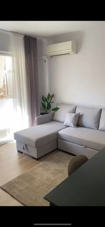 Tirane, jepet me qera apartament 2+1+Ballkon Kati 4, 85 m² 650 €