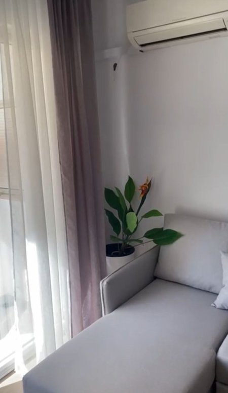 Tirane, jepet me qera apartament 2+1+Ballkon Kati 4, 85 m² 650 €