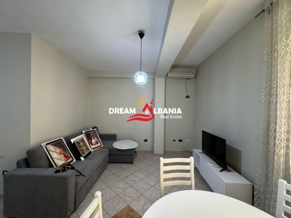 Tirane, jepet me qera apartament 1+1 , 62 m² 600 € (Rruga e Kavajes)
