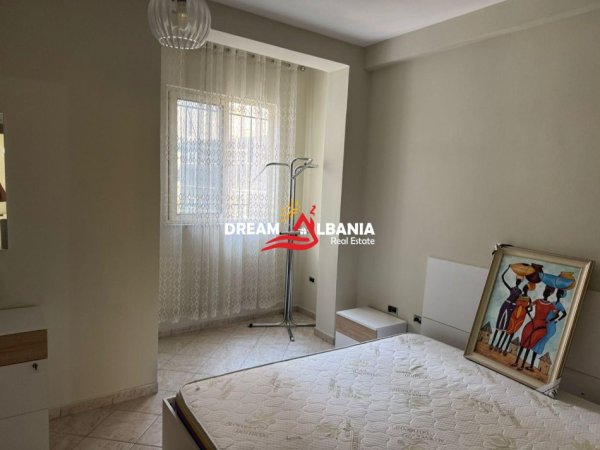 Tirane, jepet me qera apartament 1+1 , 62 m² 600 € (Rruga e Kavajes)