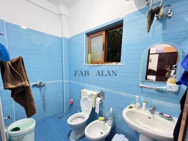 Tirane, shitet Vile 2 Katshe , 229 m² 500.000 € (ALI DEM)