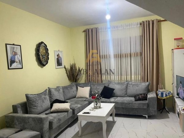Tirane, shitet Vile 2 Katshe , 229 m² 500.000 € (ALI DEM)