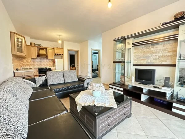 Tirane, jepet me qera apartament 3+1 Kati 2, 125 m² 500 € (RR Thoma Goxhaj)