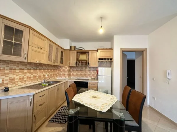 Tirane, jepet me qera apartament 3+1 Kati 2, 125 m² 500 € (RR Thoma Goxhaj)