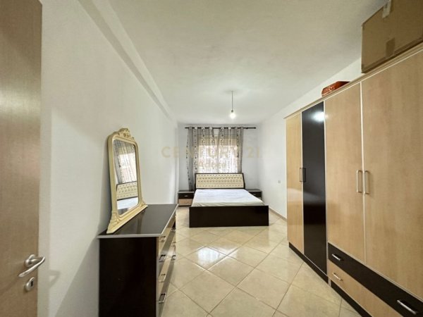 Tirane, jepet me qera apartament 3+1 Kati 2, 125 m² 500 € (RR Thoma Goxhaj)