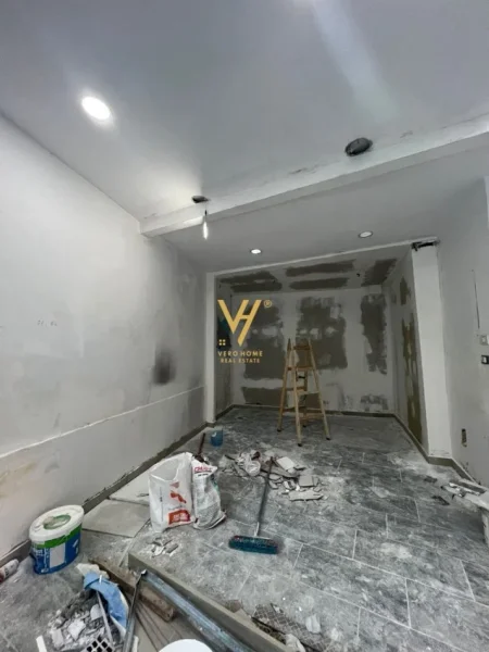 Tirane, jepet me qera dyqan Kati 0, 30 m² 700 € (KOMUNA E PARISIT)