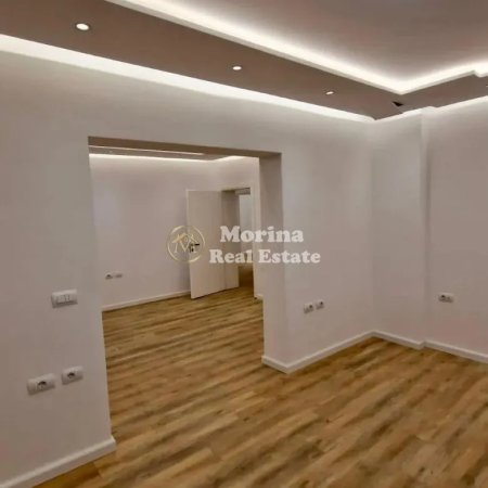 Tirane, jepet me qera ambjent biznesi Kati 3, 120 m² 900 € (Rruga e Durresit)