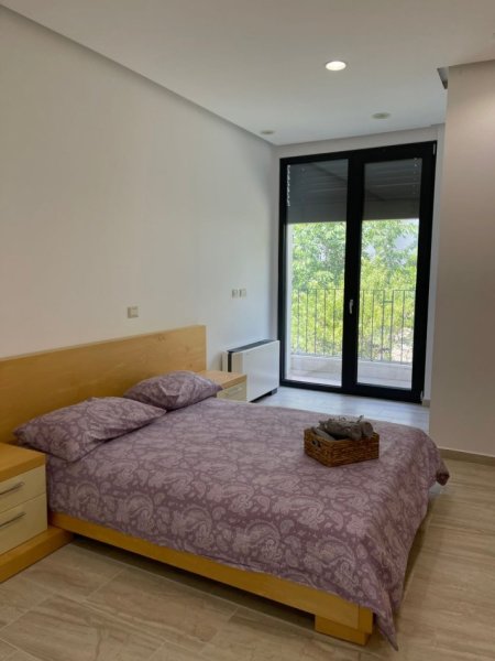 Tirane, jepet me qera apartament 2+1 Kati 2, 115 m² 700 € (Linze)