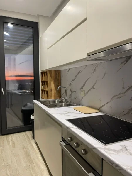 Tirane, jepet me qera apartament 2+1 Kati 2, 115 m² 500 € (Linze)