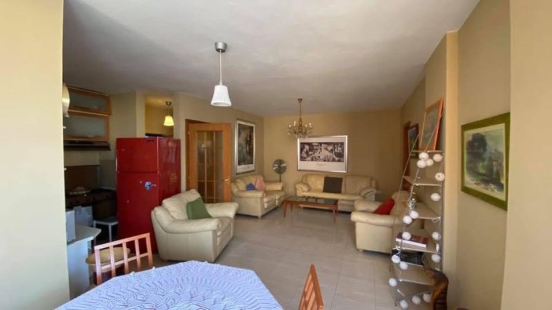 Tirane, jepet me qera apartament 1+1+Aneks+Ballkon Kati 8, 80 m² 600 € (rruga e kavajes)