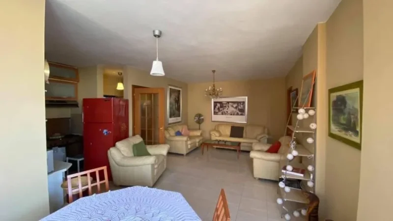 Tirane, jepet me qera apartament 1+1+Aneks+Ballkon Kati 8, 80 m² 600 € (rruga e kavajes)