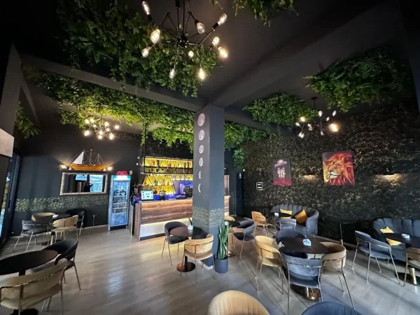 Tirane, shitet lokal Kati 1, 112 m² 268.000 € (Yzberisht)