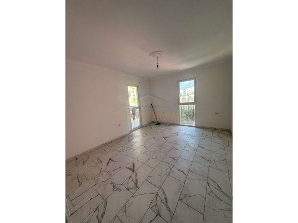 Tirane, shitet apartament 1+1+Ballkon , 74 m² 159.100 € (Mine peza)