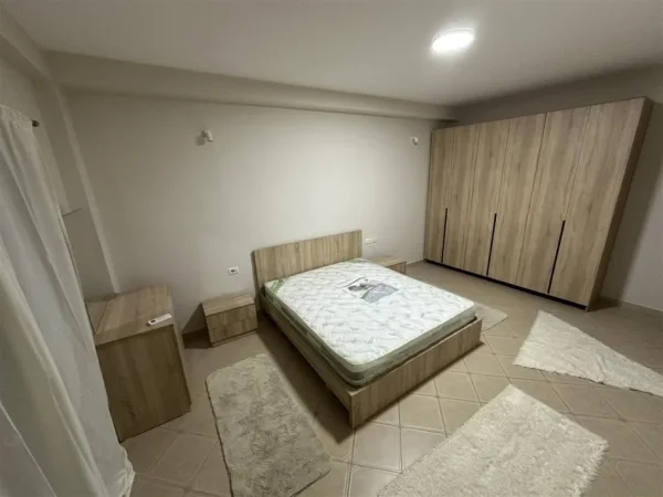 Tirane, jepet me qera apartament 2+1+Ballkon Kati 6, 80 m² 550 € (Don Bosko)