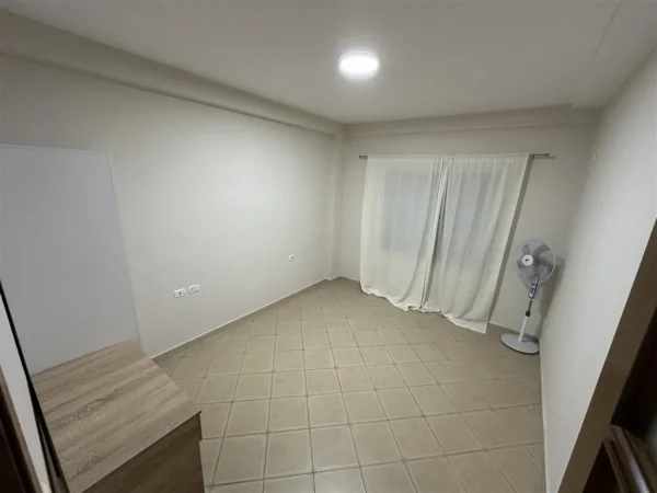 Tirane, jepet me qera apartament 2+1+Ballkon Kati 6, 80 m² 550 € (Don Bosko)