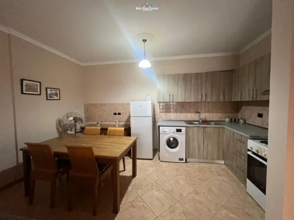 Tirane, jepet me qera apartament 1+1+Ballkon Kati 9, 75 m² 650 € (sami frasheri)