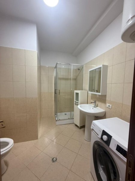 Tirane, jepet me qera apartament 2+1+Ballkon Kati 7, 85 m² 600 € (jordan misja)