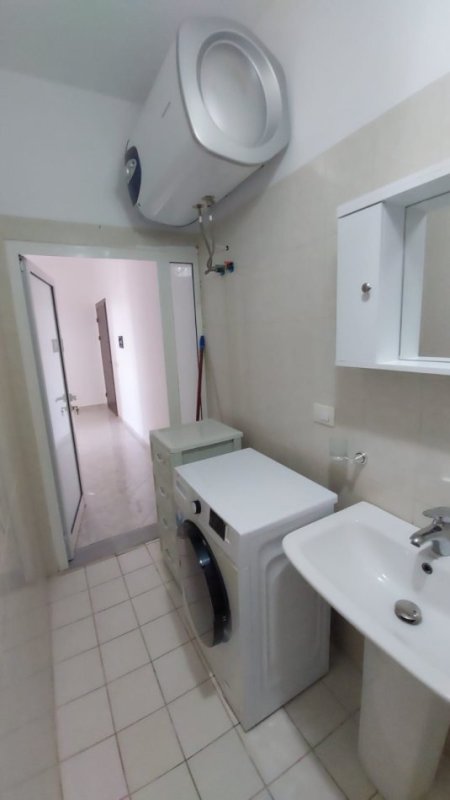 Durres, jepet me qera apartament 1+1 Kati 7, 400 € (Plazh)