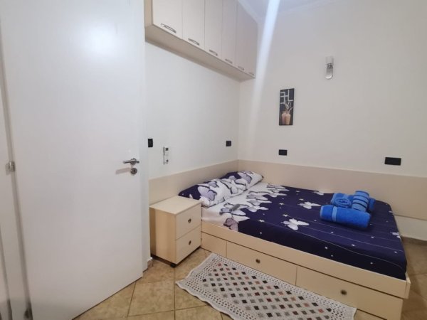 Tirane, jepet me qera apartament 1+1 Kati 2, 450 € 