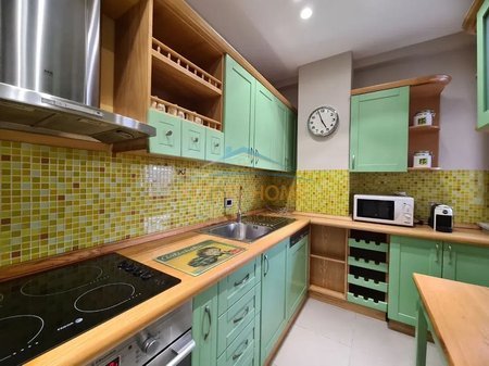 Tirane, jepet me qera apartament 2+1 Kati 8, 115 m² 1.500 € 