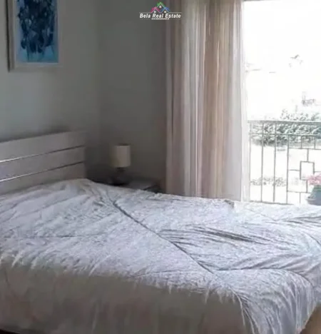 Tirane, jepet me qera apartament 3+1+Ballkon Kati 3, 150 m² 900 € (prane Natyres se Qete)