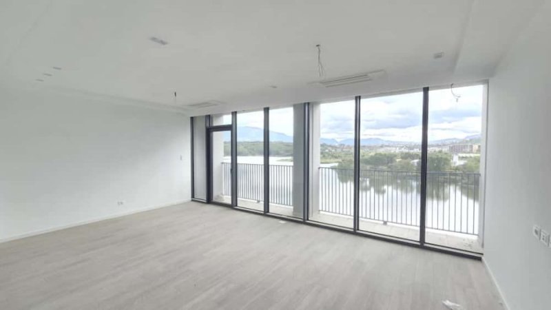 Tirane, jepet me qera apartament 2+1+Ballkon Kati 5, 130 m² 3.000 € (Liqeni Artificial)