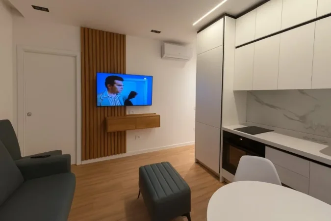 Tirane, jepet me qera apartament 1+1 Kati 9, 50 m² 600 € (Rruga e kavajes)