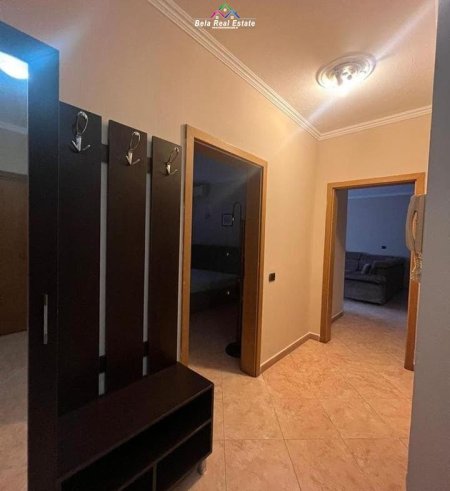 Tirane, jepet me qera apartament 1+1+Ballkon Kati 9, 75 m² 650 € (prane Juveniles)
