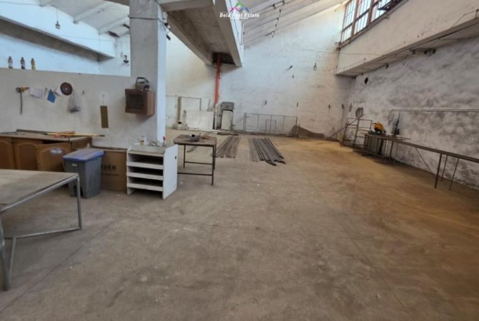 Tirane, jepet me qera magazine Kati 0, 600 m² 1.300 € (prane Komisariatit te Policise Nr. 6)