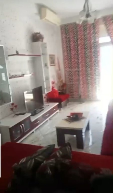 Tirane, jepet me qera apartament 1+1 Kati 4, 450 € 