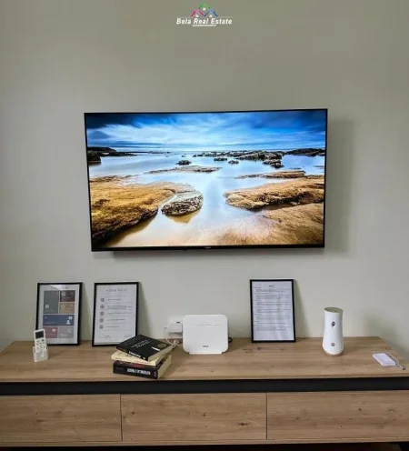 Tirane, jepet me qera apartament 2+1+Ballkon Kati 3, 84 m² 800€ (prane LSI)