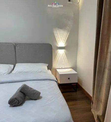 Tirane, jepet me qera apartament 2+1+Ballkon Kati 3, 84 m² 800€ (prane LSI)