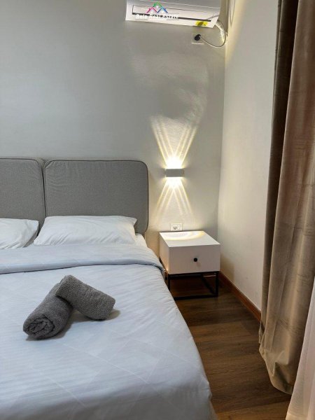 Tirane, jepet me qera apartament 2+1 Kati 3, 84 m² 900 € (sheshi willson)