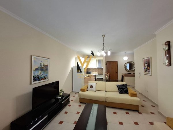 Tirane, jepet me qera apartament 1+1+Ballkon Kati 3, 99 m² 650 € (KOPSHTI ZOOLOGJIK)