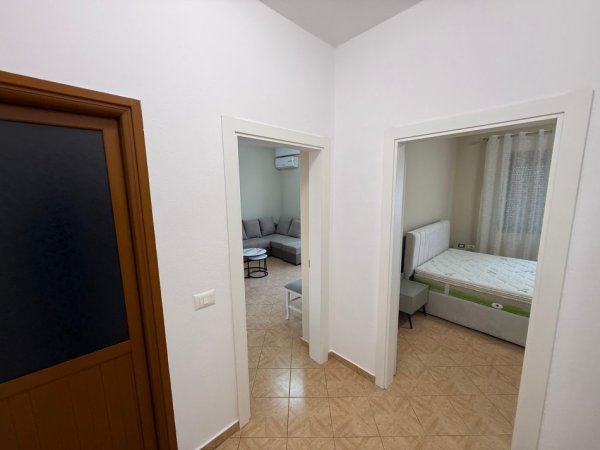 Tirane, jepet me qera apartament 1+1 Kati 4, 65 m² 550 € (Prokuroria)