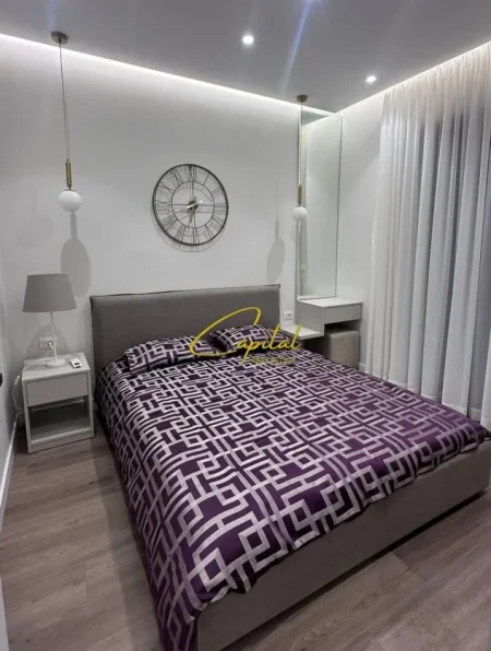 Tirane, jepet me qera apartament 1+1 Kati 8, 50 m² 620 € (ISH STACIONI TRENIT)