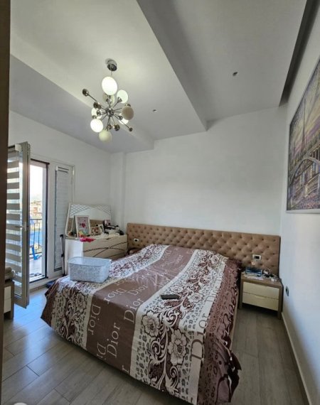 Tirane, jepet me qera apartament 1+1 Kati 5, 70 m² 550 € (KODRA E DIELLIT)