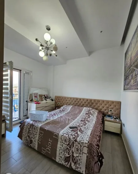 Tirane, jepet me qera apartament 1+1 Kati 5, 70 m² 550 € (KODRA E DIELLIT)