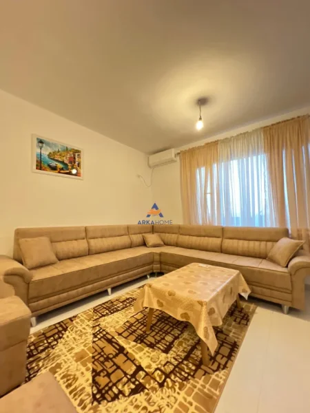 Tirane, jepet me qera apartament 1+1+Ballkon Kati 2, 83 m² 370 € (FRESK,AFER RESTORANT MURAGA)