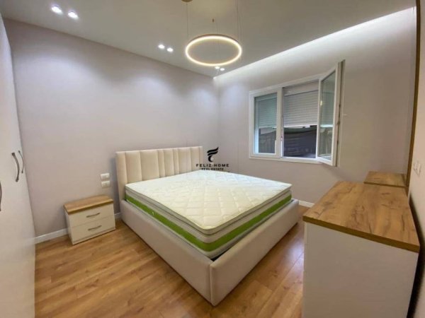 Tirane, jepet me qera apartament 2+1 Kati 4, 70 m² 680 € (MYSLYM SHYRI)