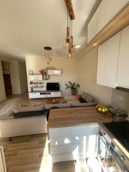 Tirane, jepet me qera apartament 2+1+ 2 tualete + Ballkon  + 2 poste parkimi ne -1 Kati 3, 107 m² 70,000 ALL (Kompleksi Orion Tower Bridge 4)