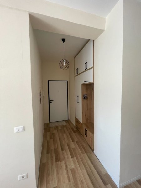 Tirane, jepet me qera apartament 2+1+ 2 tualete + Ballkon  + 2 poste parkimi ne -1 Kati 3, 107 m² 70,000 ALL (Kompleksi Orion Tower Bridge 4)
