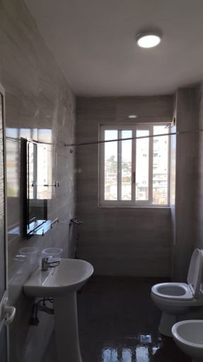Tirane, jepet me qera apartament 2+1+Ballkon Kati 4, 96 m² 450 € (Rruga Zagoria)