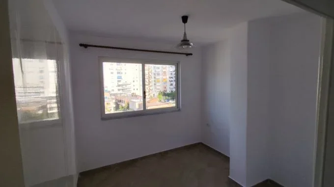 Tirane, jepet me qera apartament 2+1+Ballkon Kati 4, 96 m² 450 € (Yzberisht, Rruga Zagoria .)