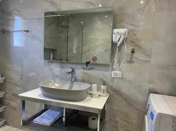 Tirane, jepet me qera 1+1 Kati 11, 67 m² 1.000 € (QENDER)